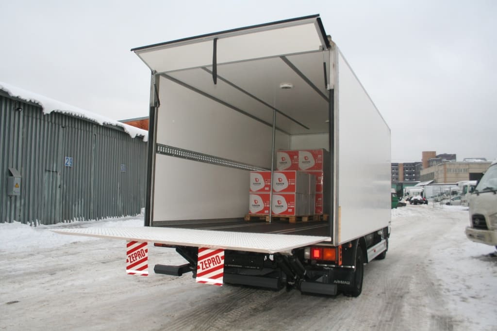 Преимущества вертикальной фиксации грузов в фургоне